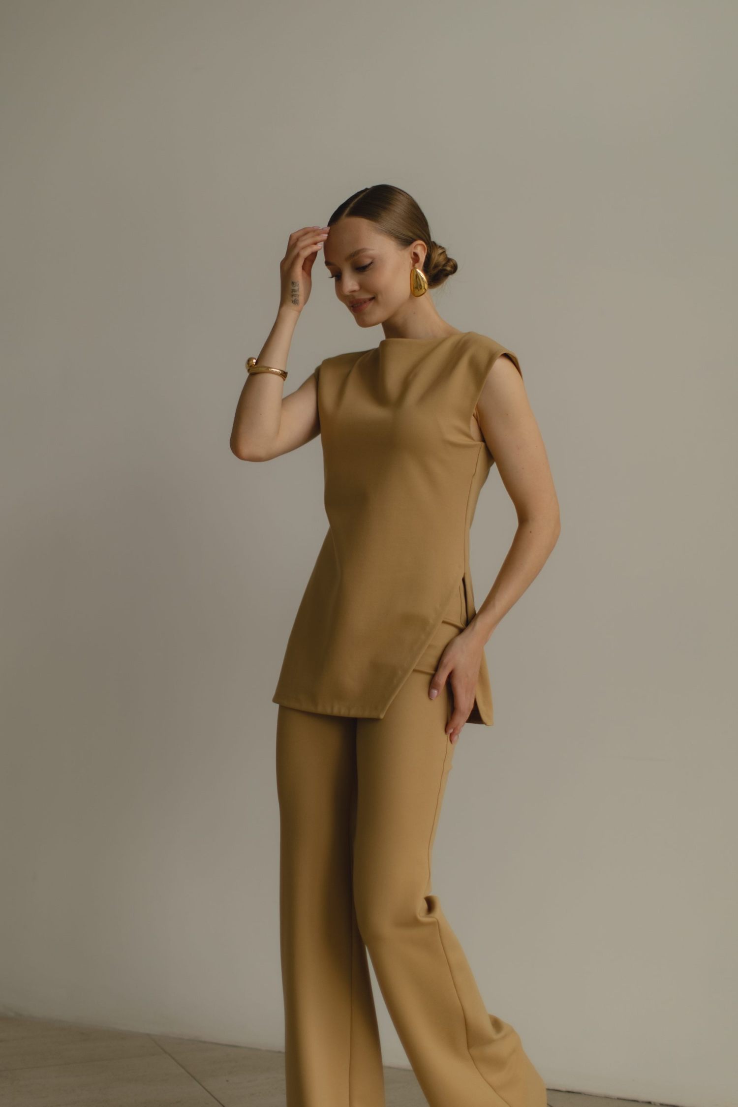 Трикотажный топ Slim с разрезом_1